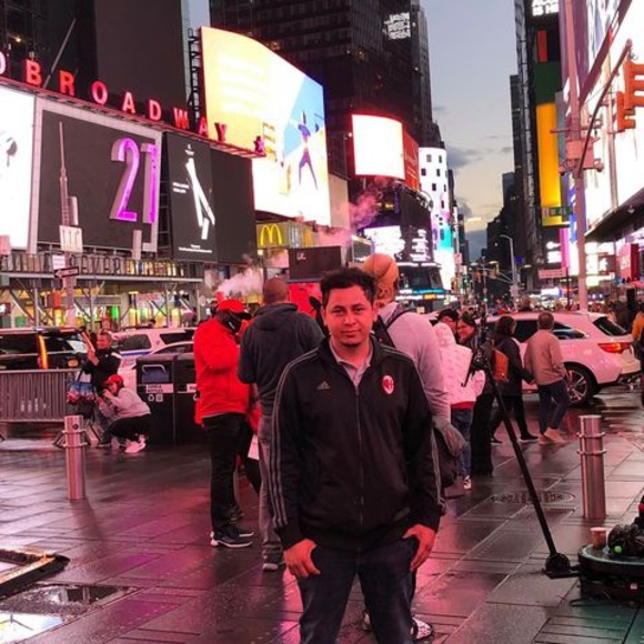 Meet your Posher, Josue - Picture 1 of 1